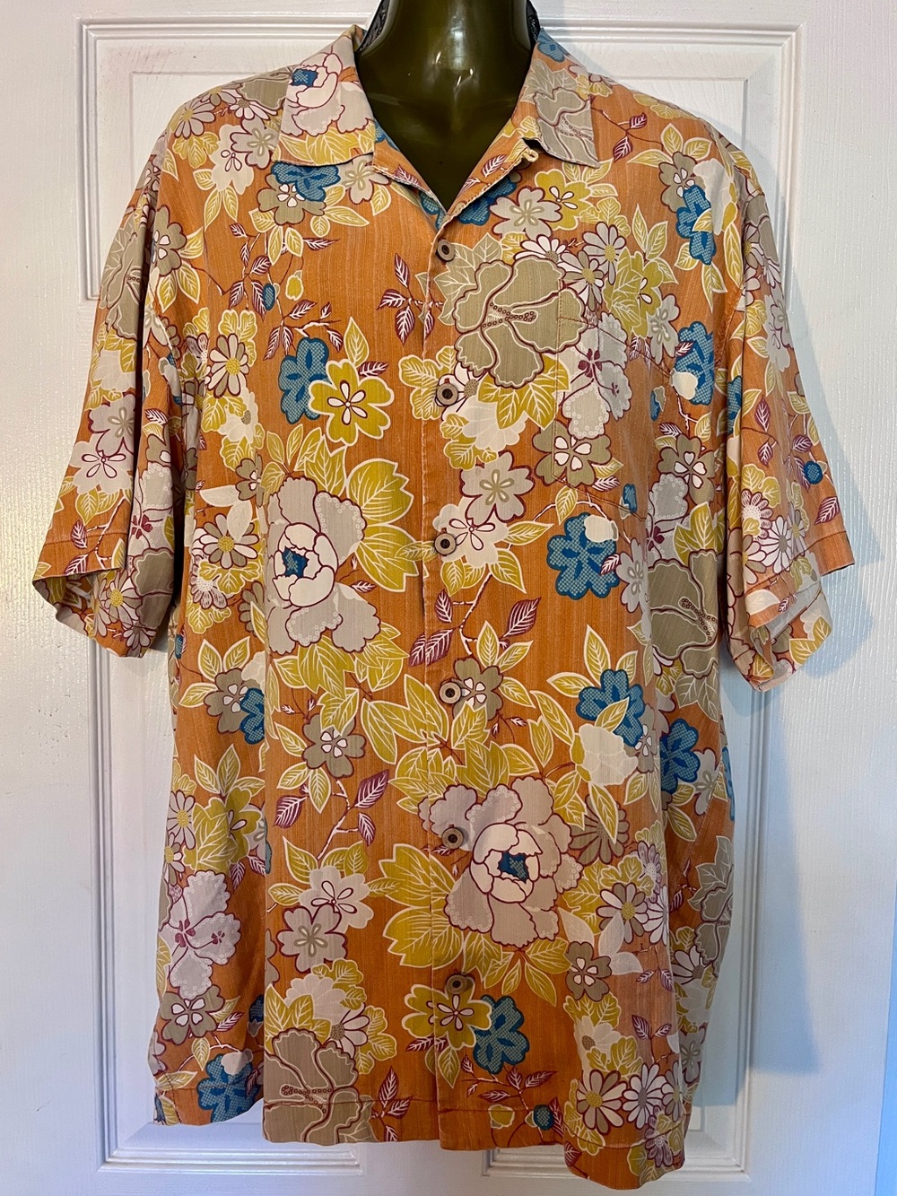 Vintage Tommy Bahama 100% Silk Floral Hawaiian Resort Camp Shirt Coral Orange